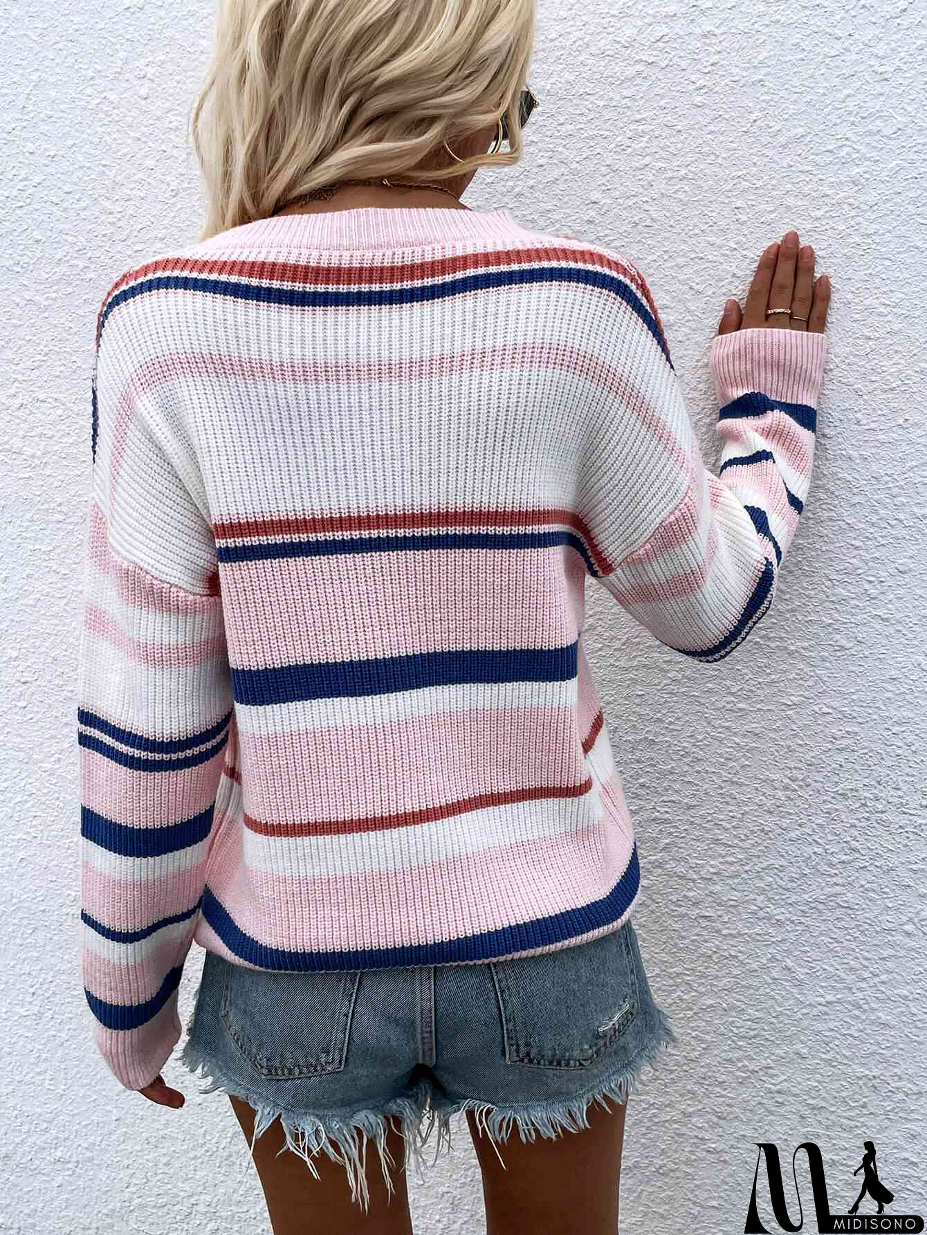 MidiSono - Chic and Versatile Sweater
