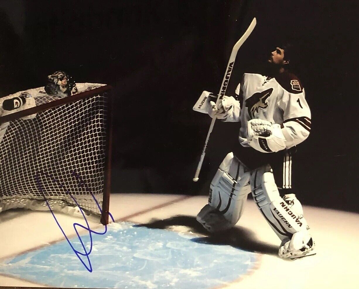 Thomas Greiss Hand Signed 8X10 Photo Poster painting AUTOGRAPH Arizona Coyotes Star Goalie