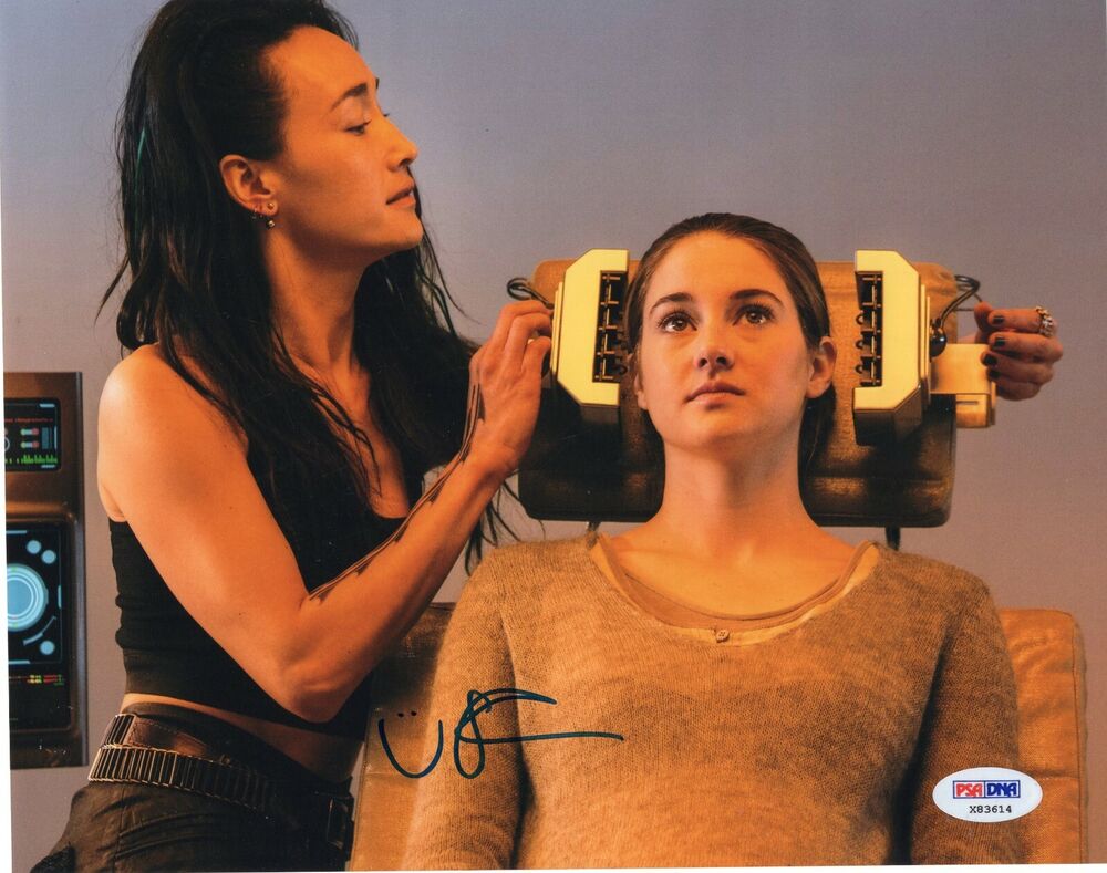 Shailene Woodley Signed 8x10 Photo Poster painting PSA/DNA Actress Divergent