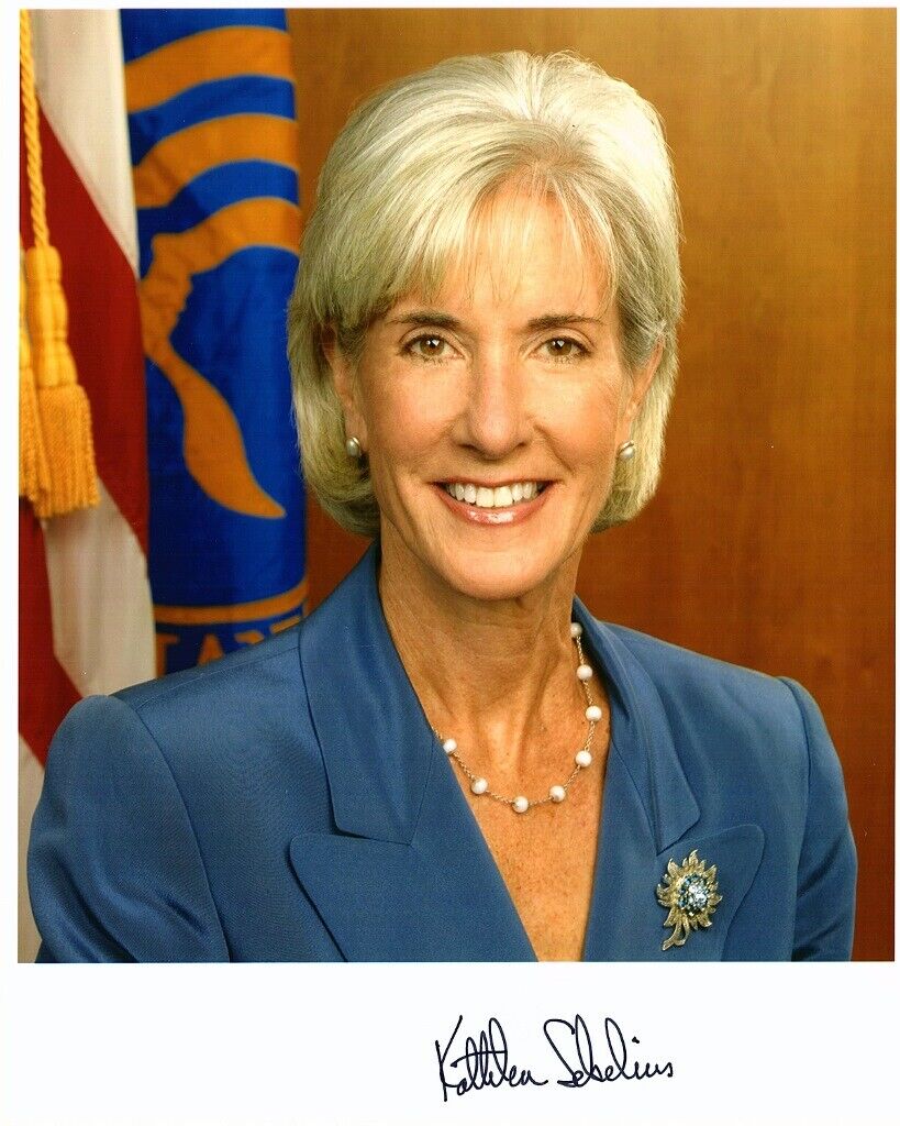 Kathleen Sebelius Signed Secretary of Health and Human Services 8x10 inch Photo Poster painting