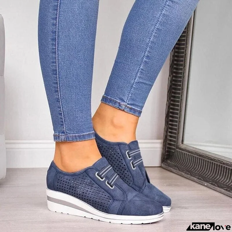 Comfortable orthopaedic shoes