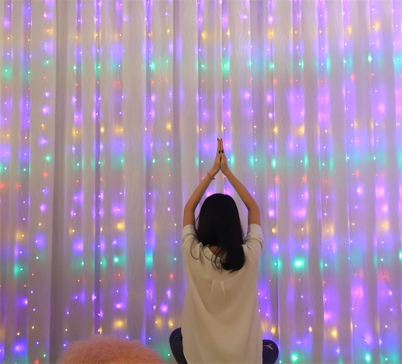 Tegooe USB Powered LED Curtain String Lights with Remote - 8 Modes