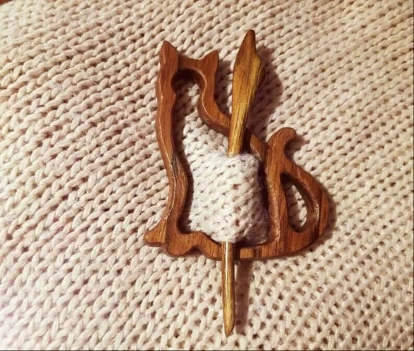 🔥LAST DAY 70% OFF🔥Brooch pin with wooden animal pattern (sweater clip)