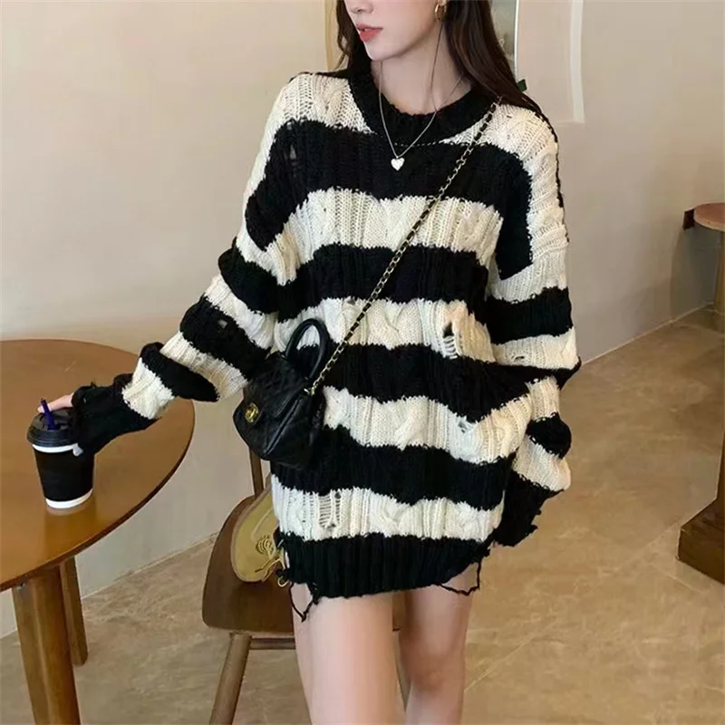 Toloer Toloer Cool Soft Waxy Round Collar Stripe Hole Hollow Out Sweater Loose Lazy Wind Design Sense Small Medium Long Sweater-Outfit Ideas