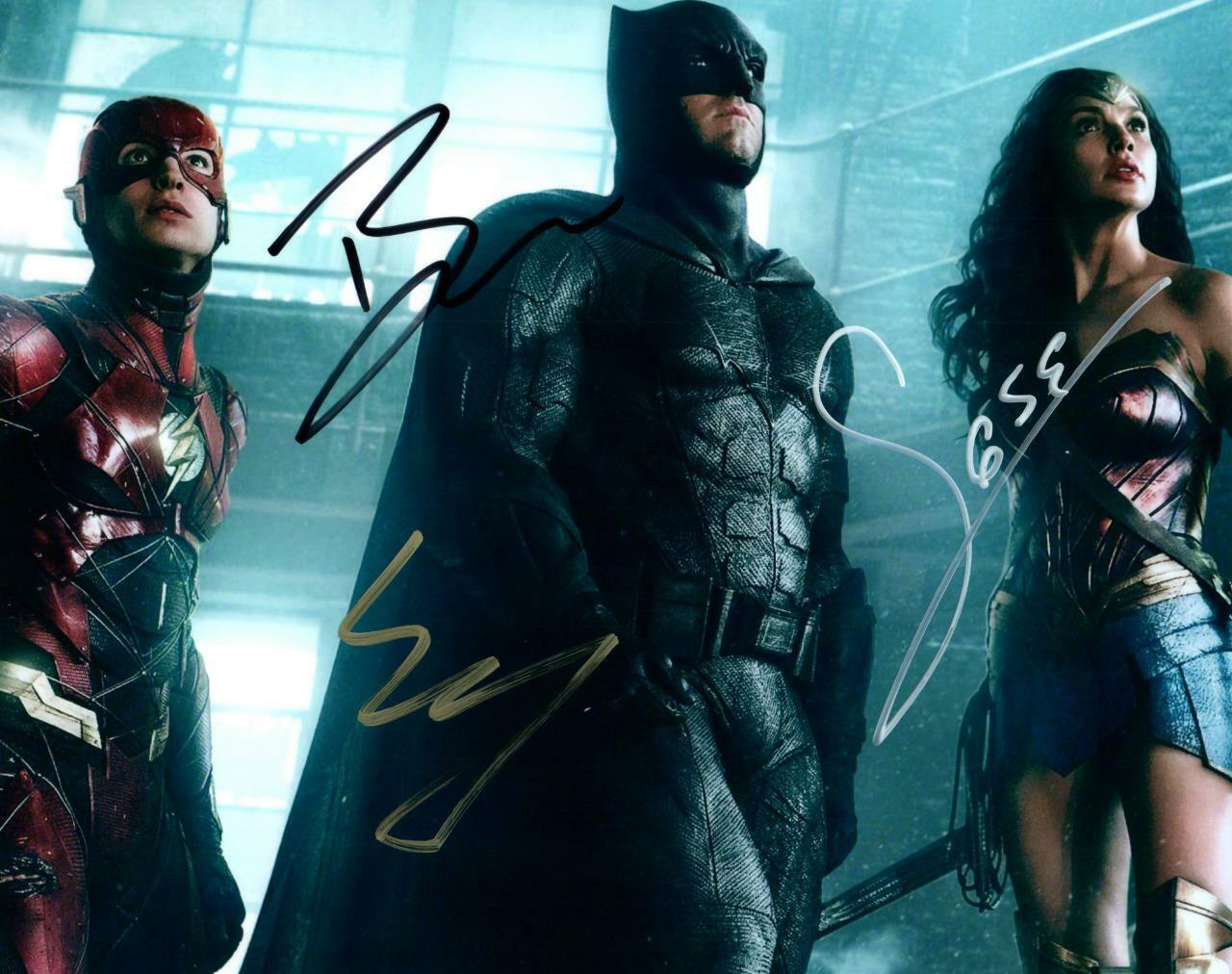 Justice League Gal Gadot + 2 signed 8x10 Photo Poster painting pic autographed Picture with COA