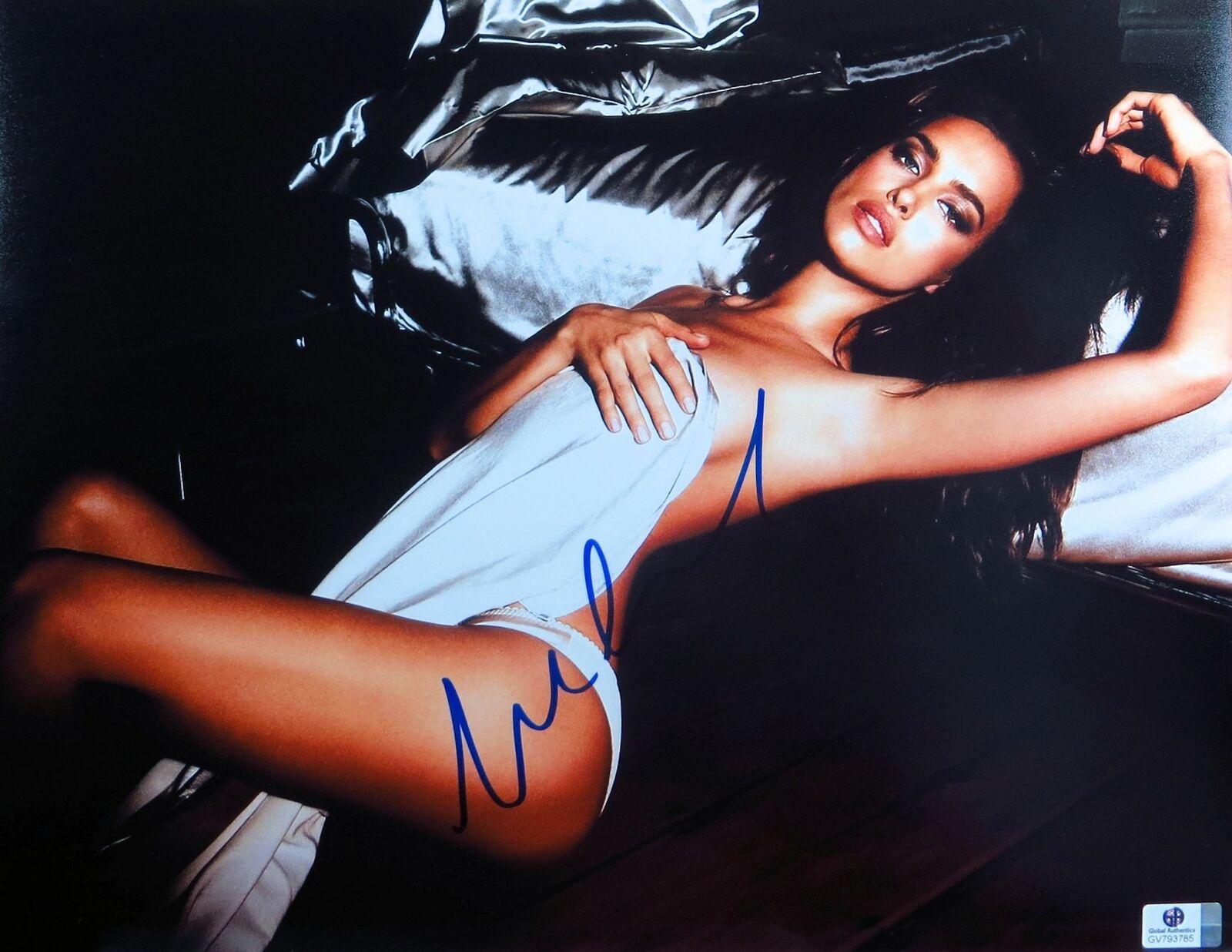 Irina Shayk Signed Autographed 11X14 Photo Poster painting Sexy Holding Only Bedsheet GV793785