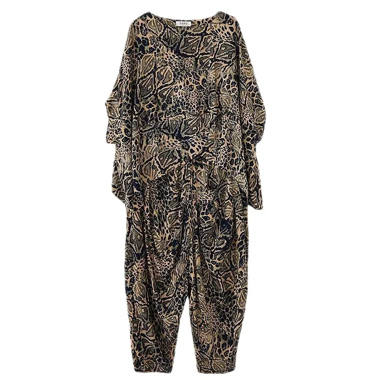 Literary Print Bat Sleeve and Pants Suits