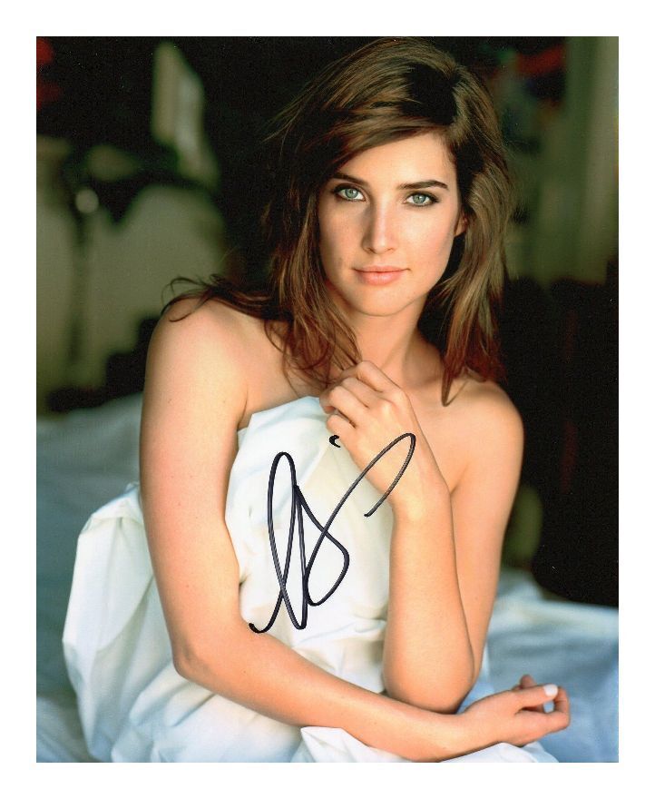 COBIE SMULDERS AUTOGRAPHED SIGNED A4 PP POSTER Photo Poster painting PRINT 2