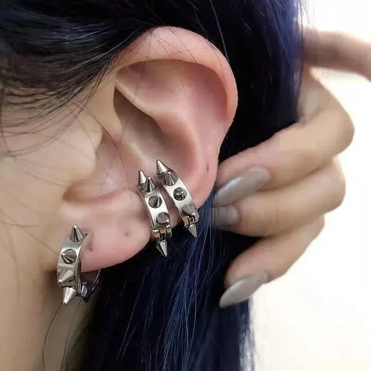 Vintage Black Dragon Claw Zinc Alloy Earring