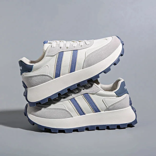 Vogue sneakers with lightweight sole 