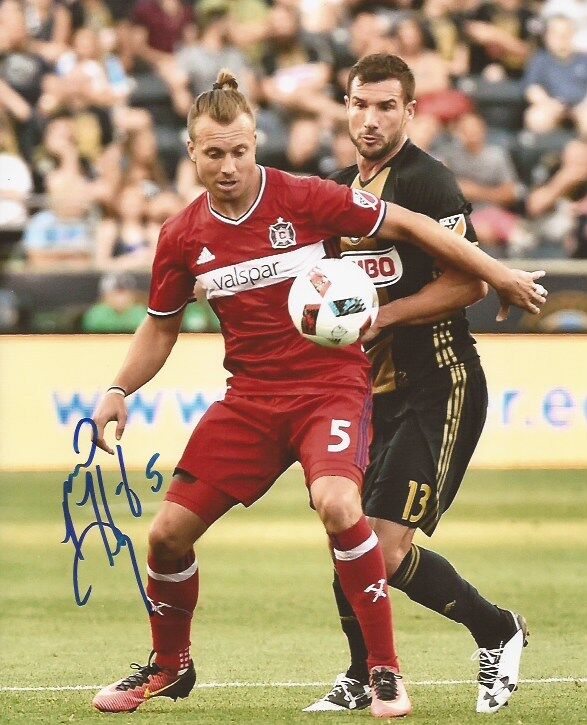 Michael Harrington signed Chicago Fire MLS Soccer 8x10 Photo Poster painting autographed 2