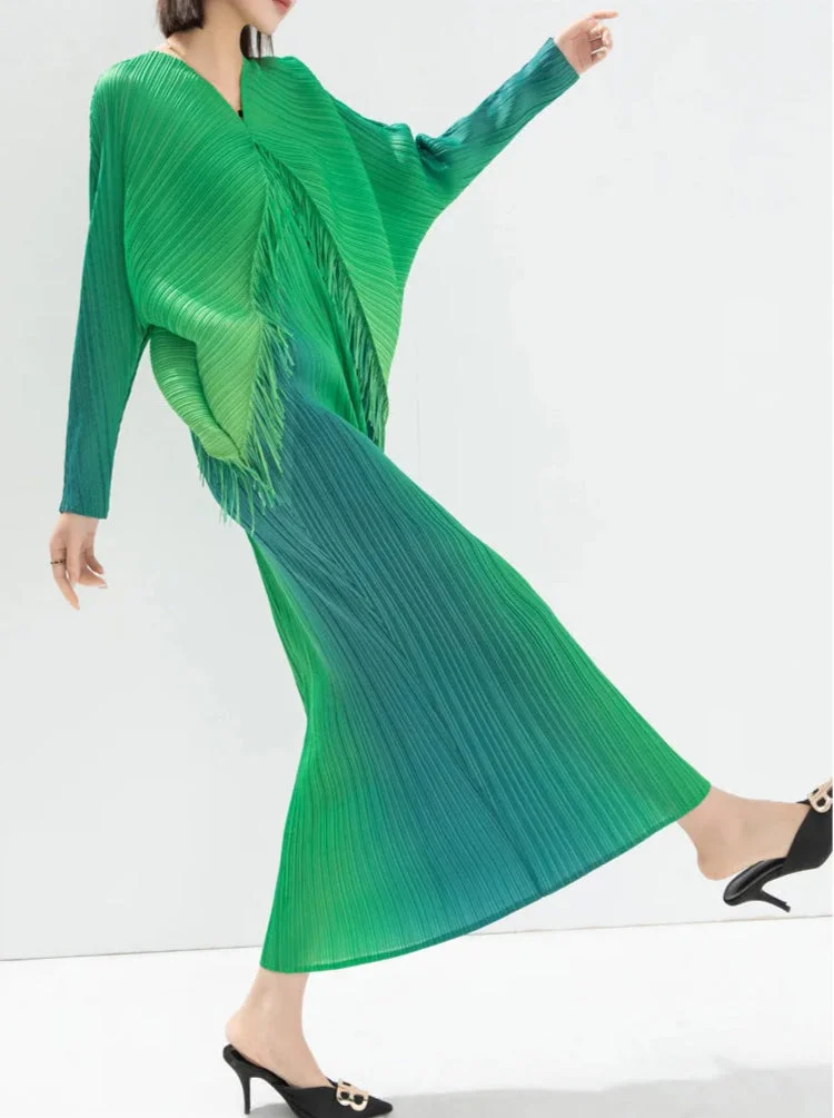 Elegant V-neck Splicing Tassel Contrast Color Gradient Pleated Batwing Sleeve Dress