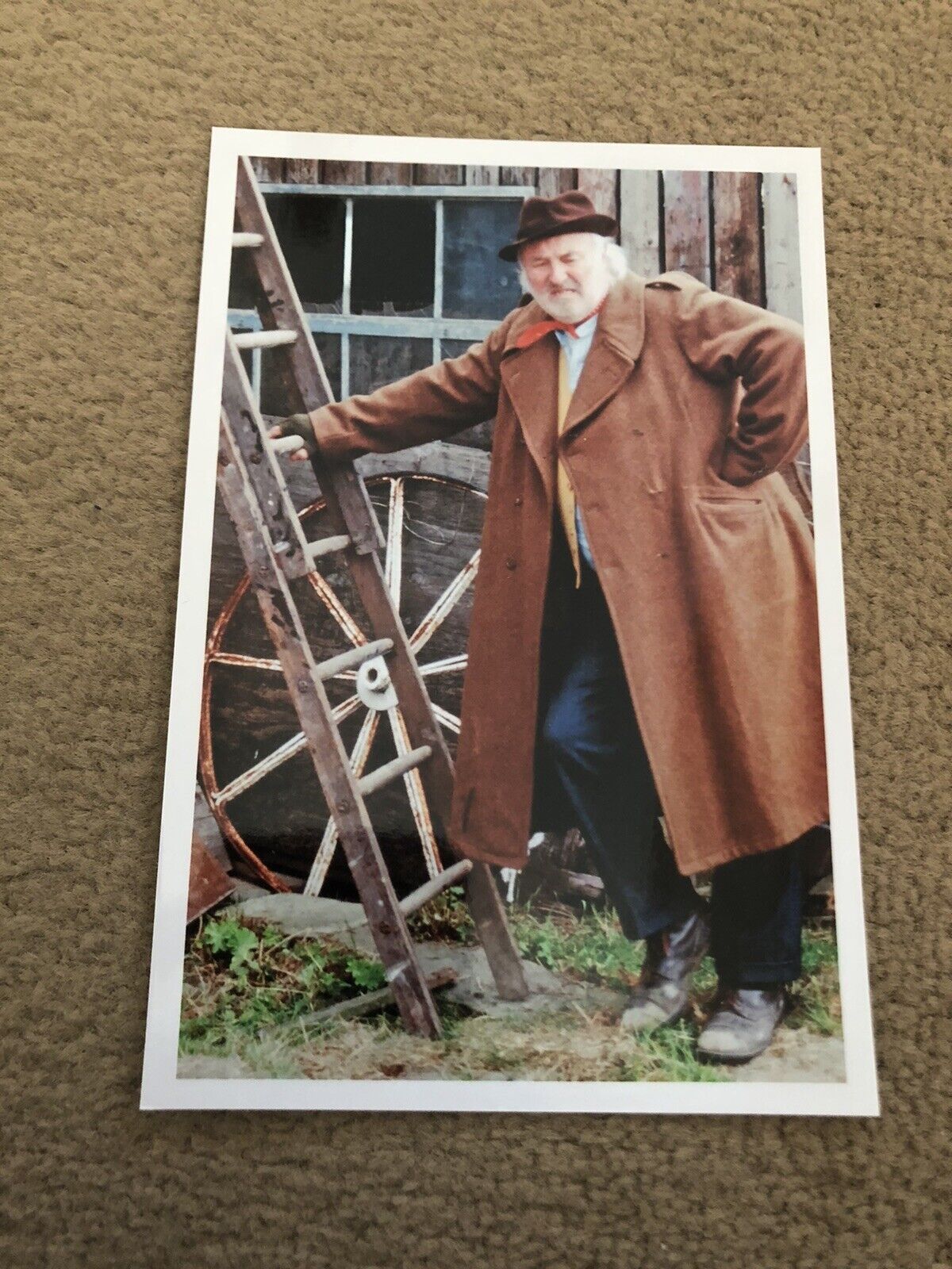 BILL MAYNARD (HEARTBEAT) UNSIGNED Photo Poster painting- 6x4”