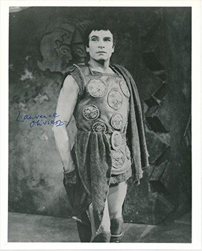 Laurence Olivier Signed Autographed Glossy 8x10 Photo Poster painting - Todd Mueller COA