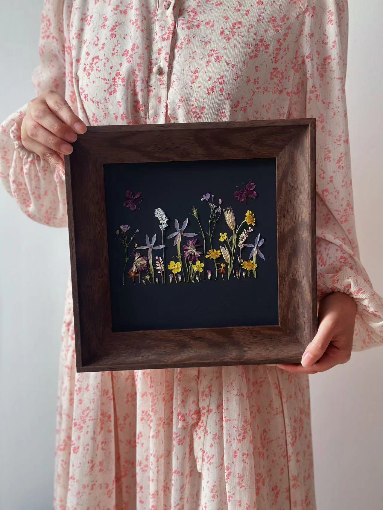 A Glimpse Ff Highlights 1 |Resin Or Wooden Fame |Custom Pressed Flower Preservation | Wedding Flowers | Memorial Flower | Meadow Design | Home Decor