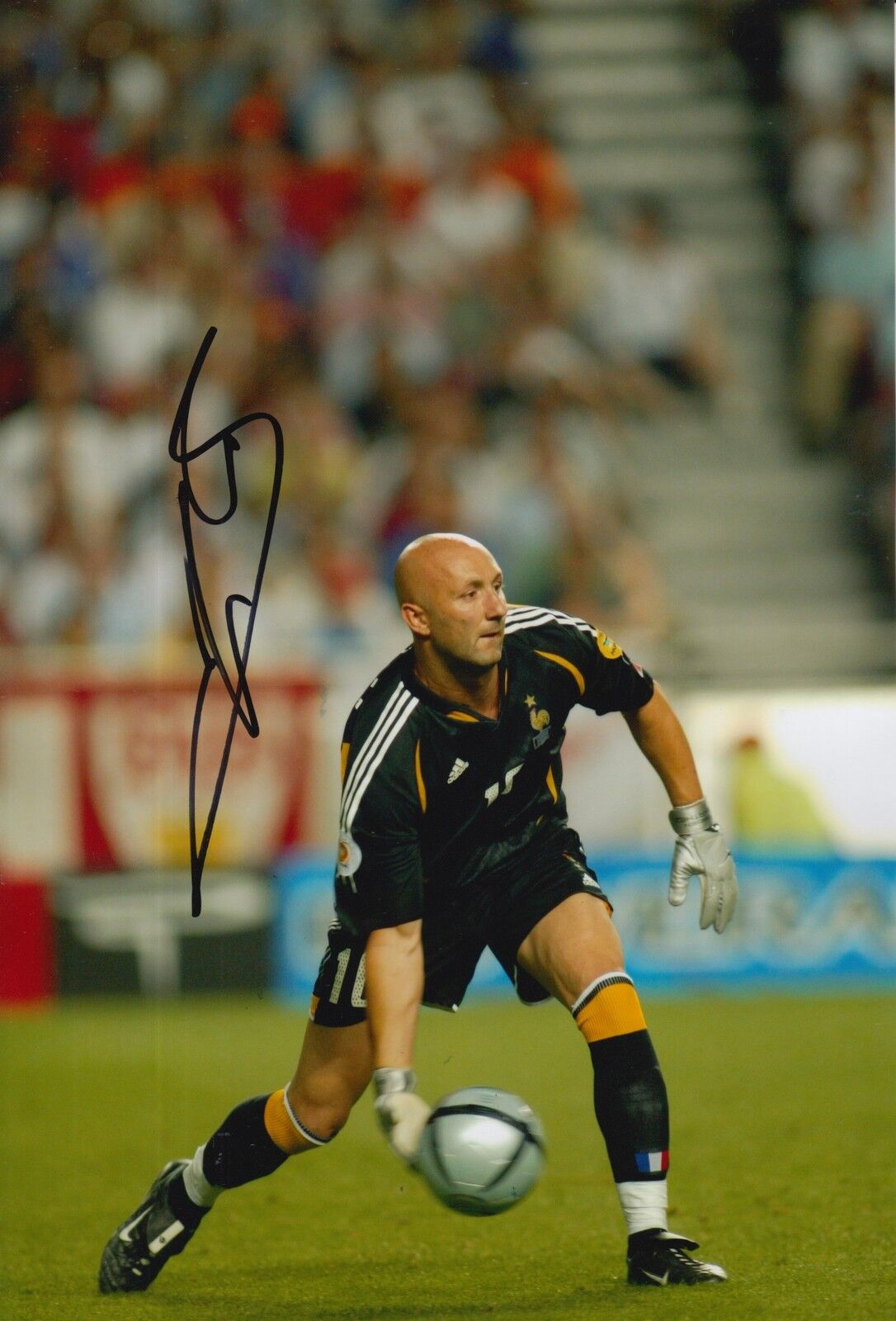 Fabien Barthez Hand Signed France 12x8 Photo Poster painting 3.