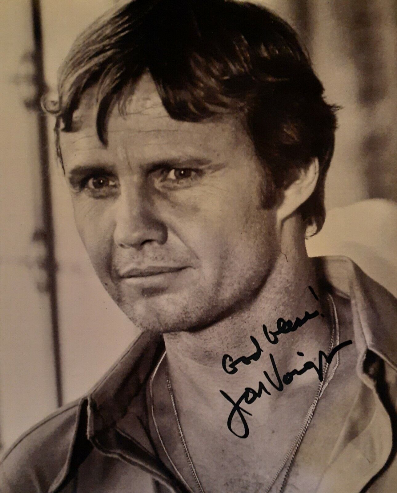 Jon Voight signed 8x10