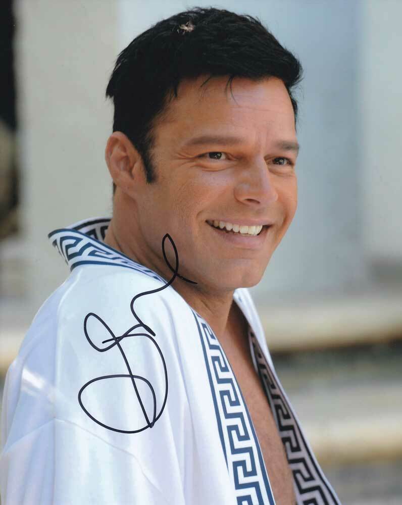 Ricky Martin In-Person AUTHENTIC Autographed Photo Poster painting SHA #33832