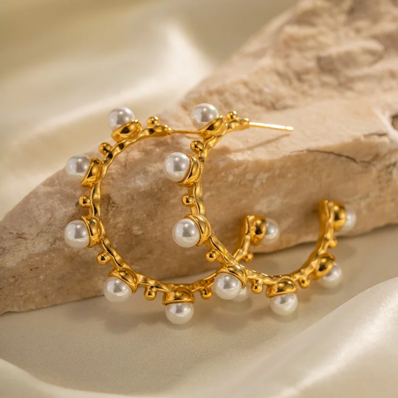 C-Shape Pearl Earrings