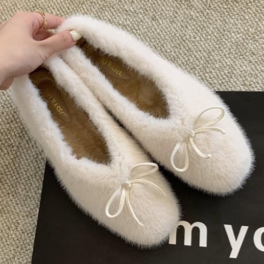 Women's Casual Solid Color Shoelace Round Toe Flat Sole Plush Shoes