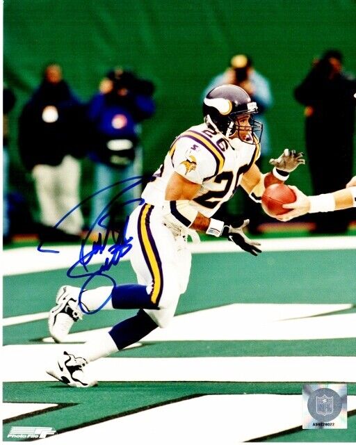 Robert Smith Signed - Autographed Minnesota Vikings 8x10 inch Photo Poster painting