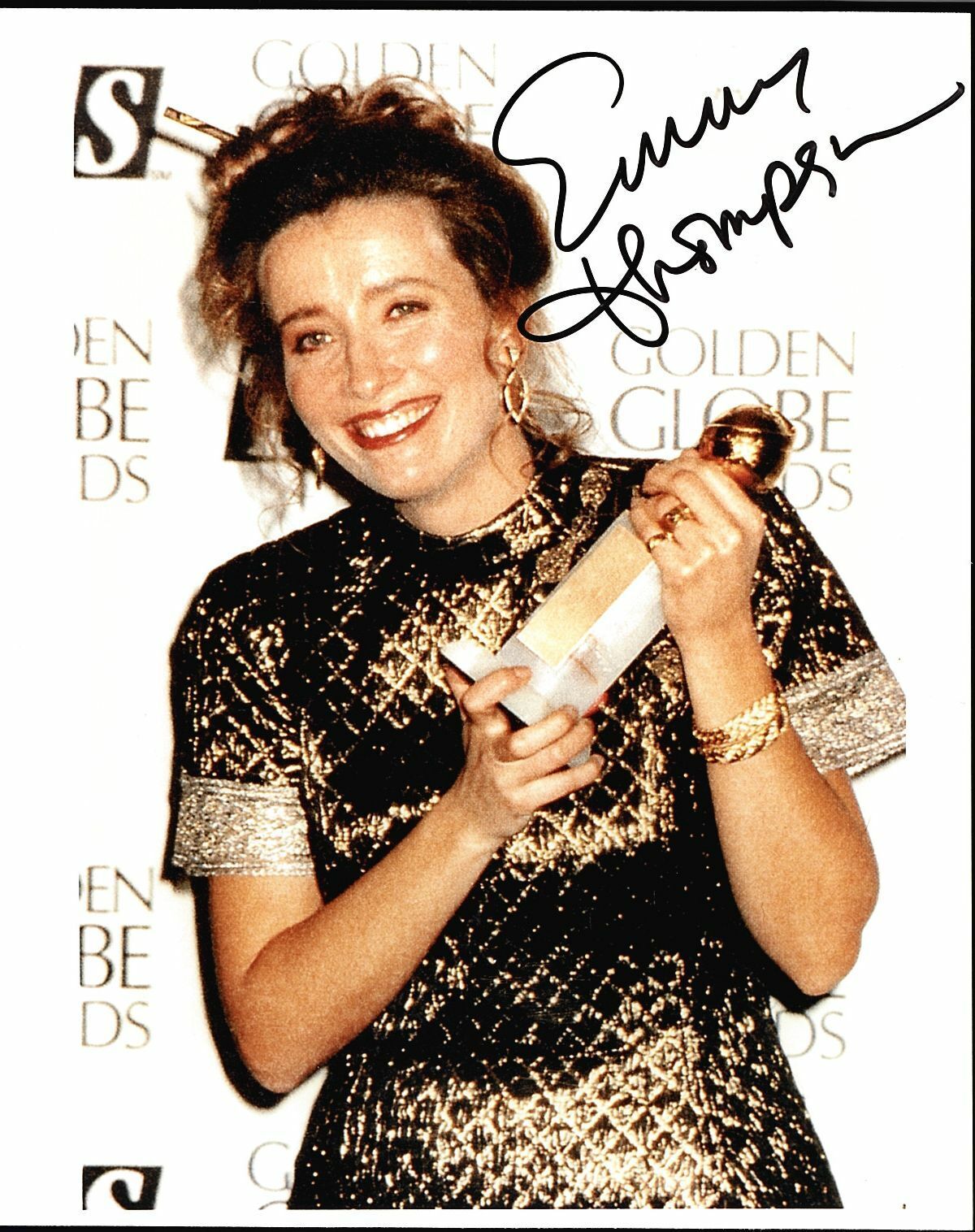 EMMA THOMPSON AUTOGRAPHED SIGNED 8X10 CLUTCHING THE GOLDEN GLOBE W/COA