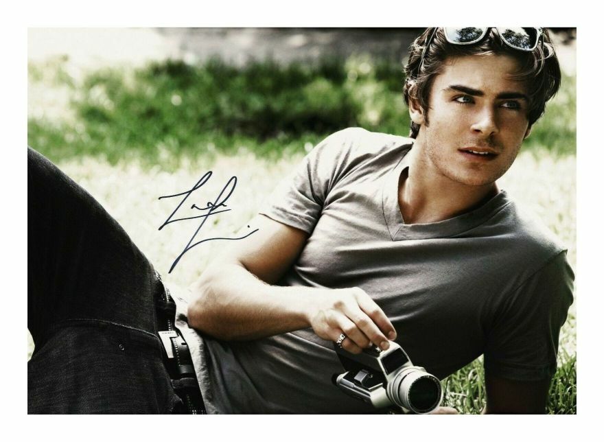 ZAC EFRON AUTOGRAPH SIGNED PP Photo Poster painting POSTER