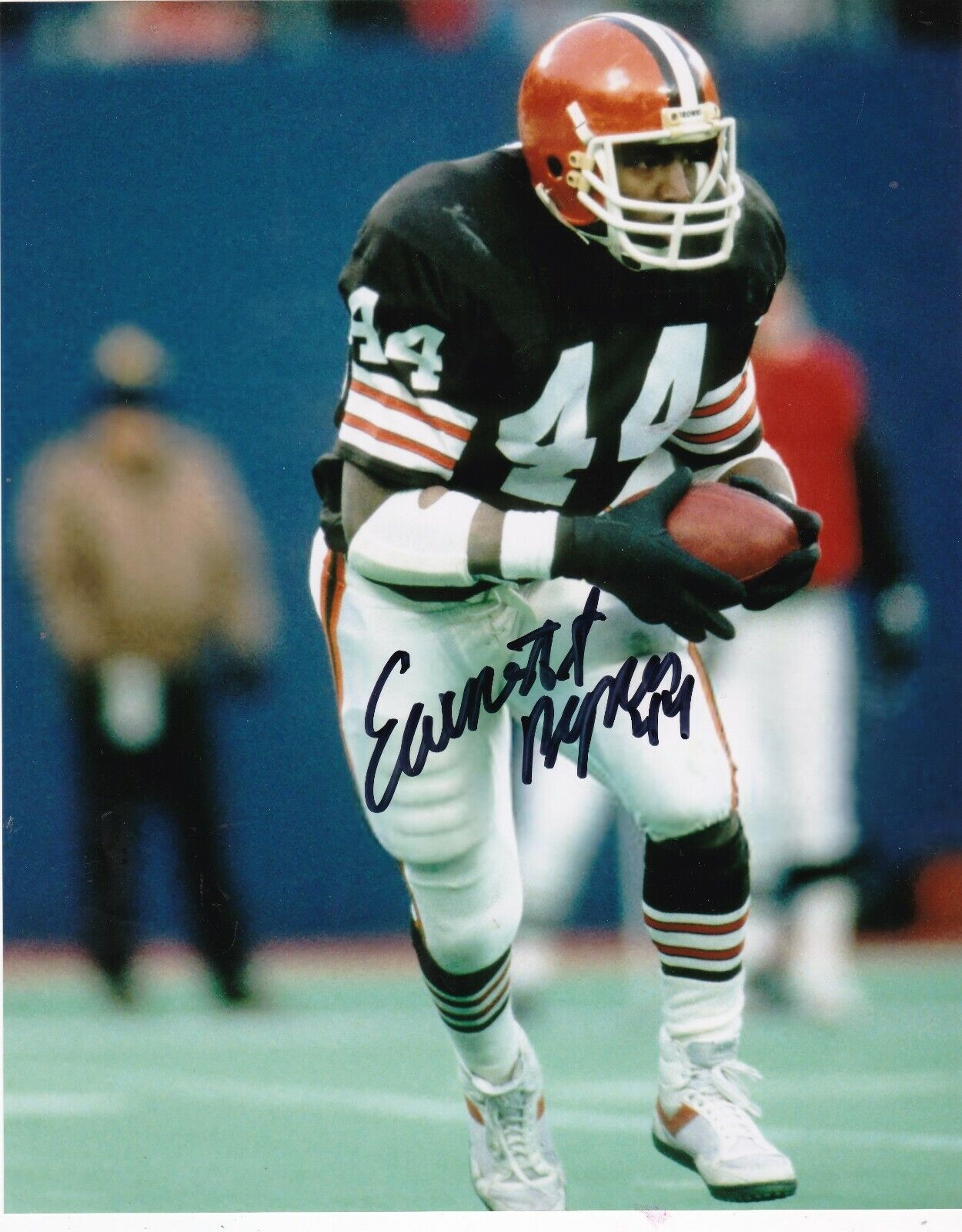 EARNEST BYNER CLEVELAND BROWNS ACTION SIGNED 8X10