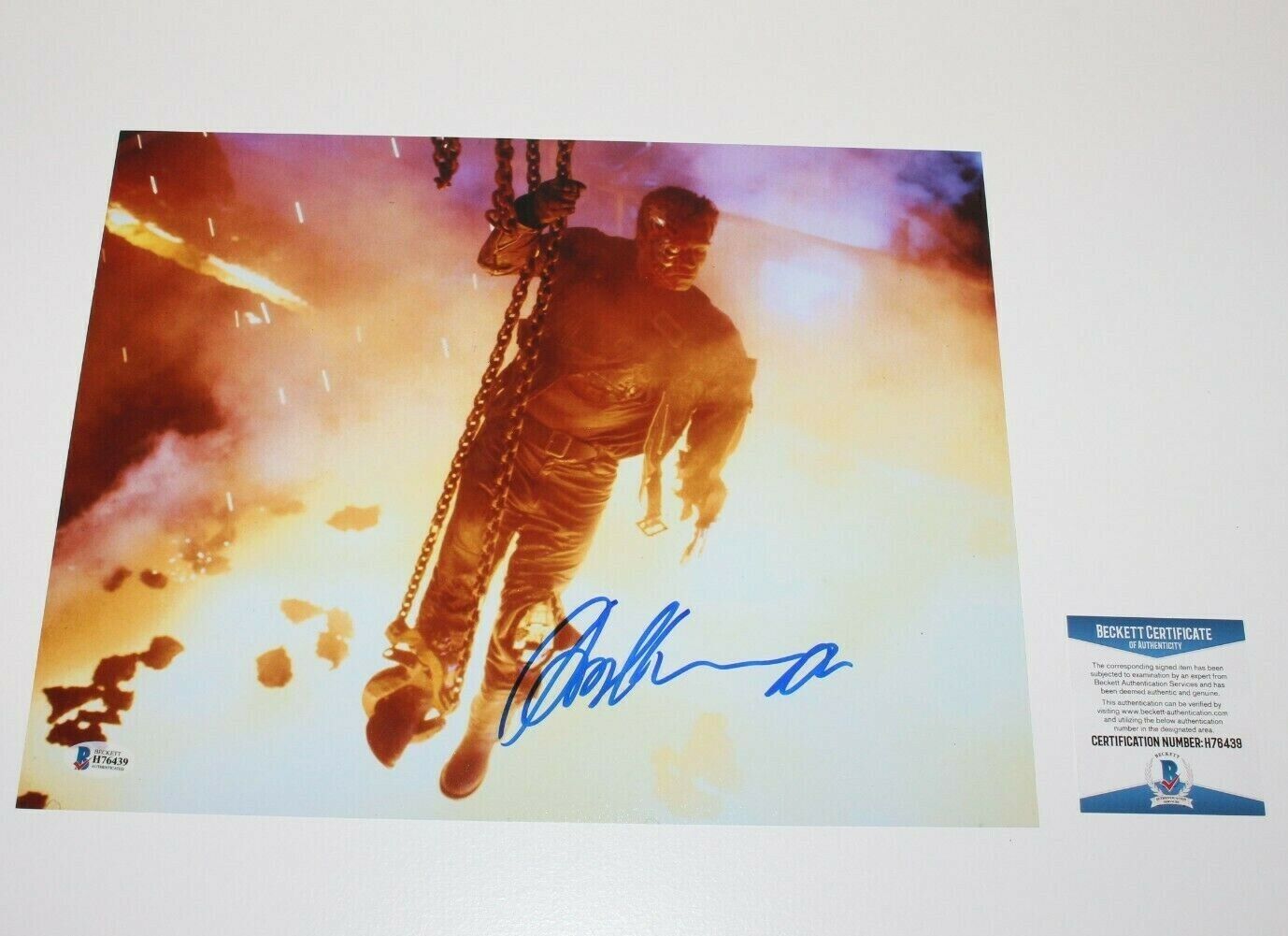 ARNOLD SCHWARZENEGGER SIGNED TERMINATOR 2 JUDGEMENT DAY 11x14 Photo Poster painting BECKETT COA