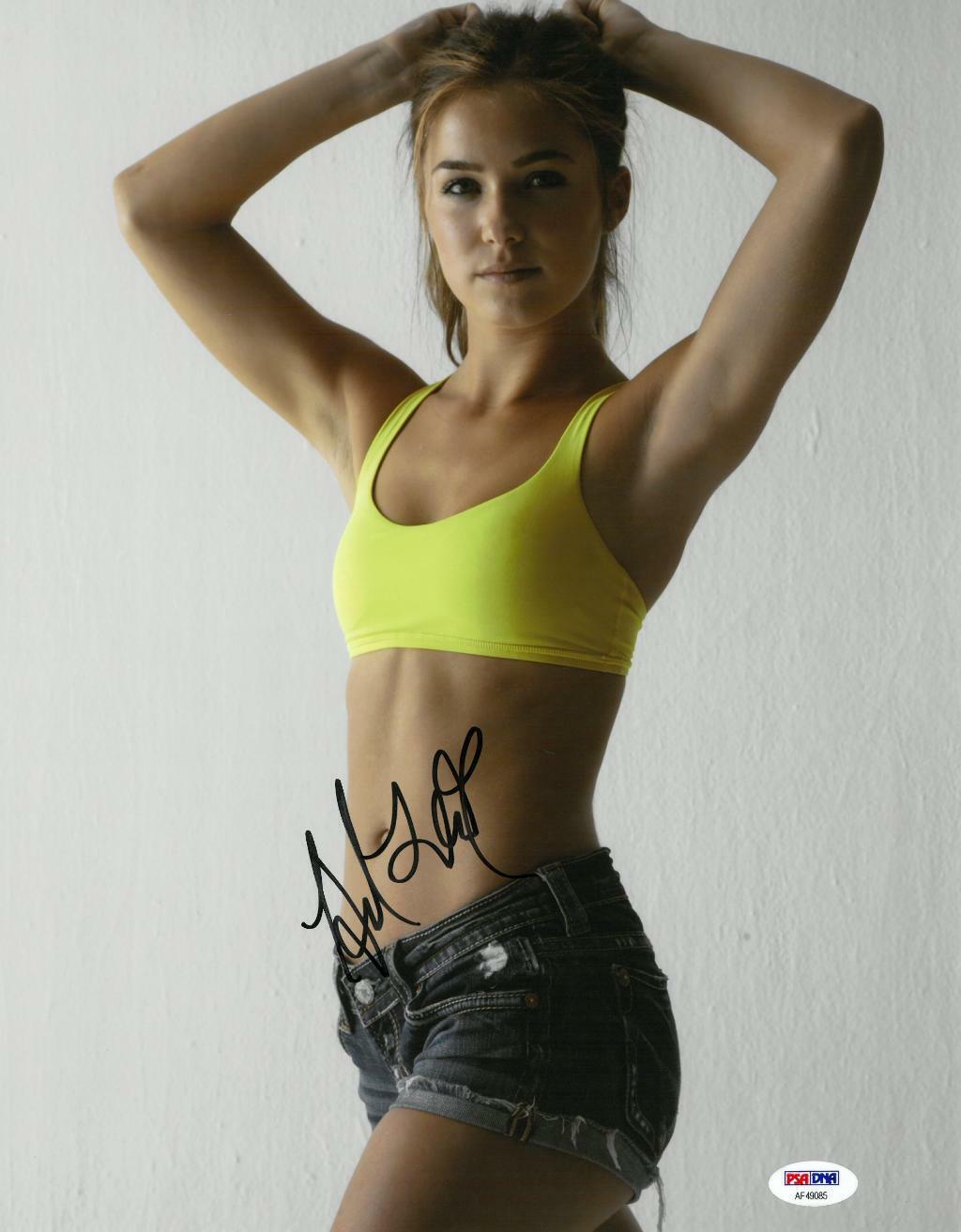 Haley Lu Richardson Signed Authentic Autographed 11x14 Photo Poster painting PSA/DNA #AF49085