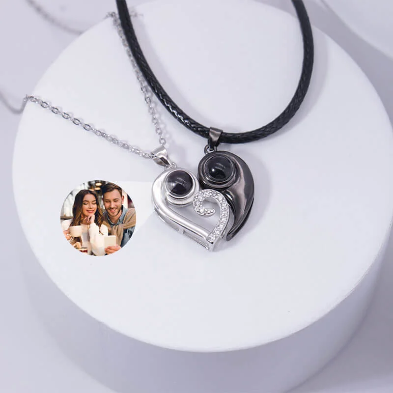 Customized Lovers Heart Shaped Projection Necklace