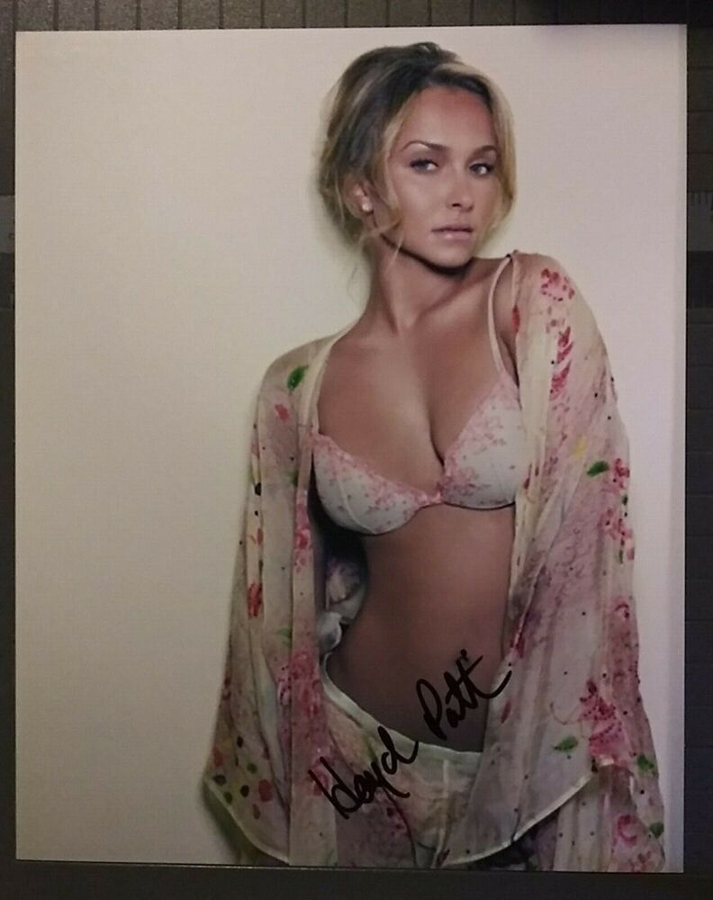 Hayden Panettiere signed 8x10