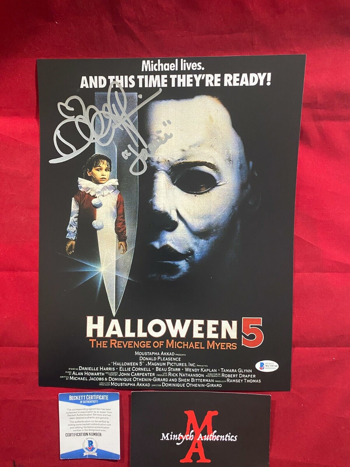 DANIELLE HARRIS AUTOGRAPHED SIGNED 11x14 Photo Poster painting! HALLOWEEN! BECKETT COA! HORROR!