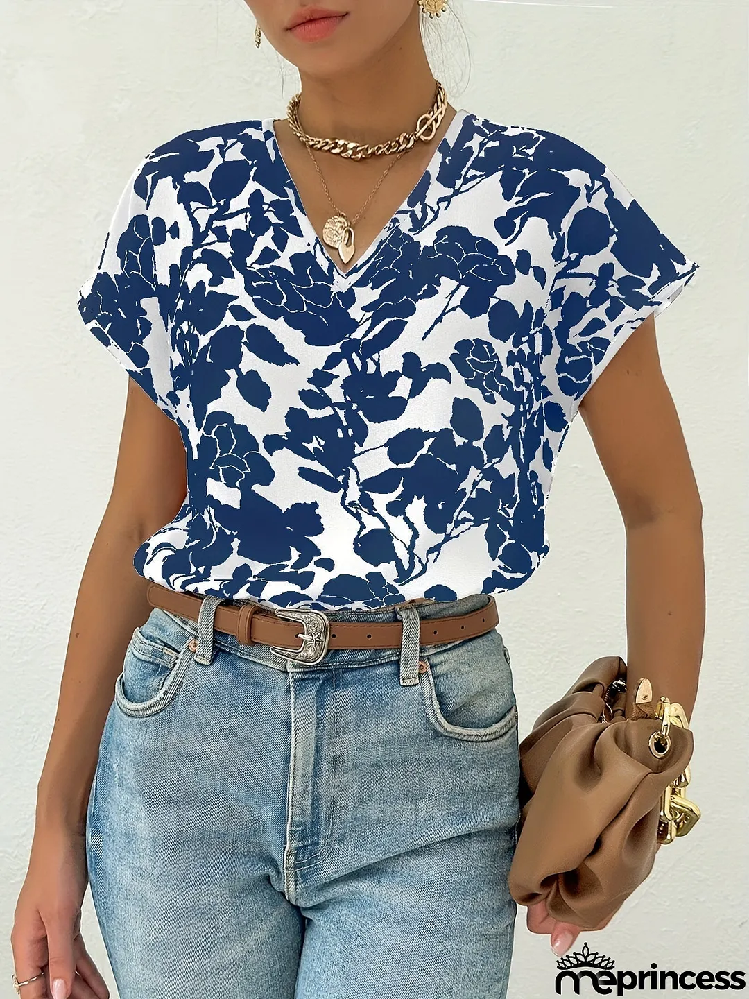Minimalist and cool Shirt
