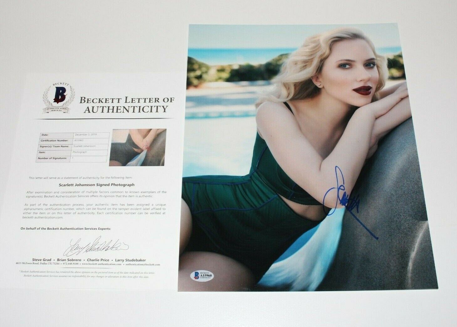 SCARLETT JOHANSSON SEXY ACTRESS SIGNED 11x14 Photo Poster painting BECKETT COA AVENGERS PROOF