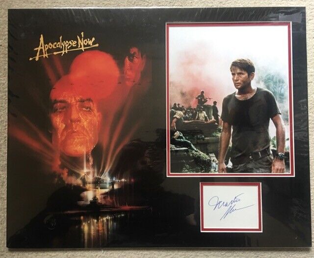 MARTIN SHEEN SIGNED APOCALYPSE NOW Photo Poster painting MOUNT UACC REG 242