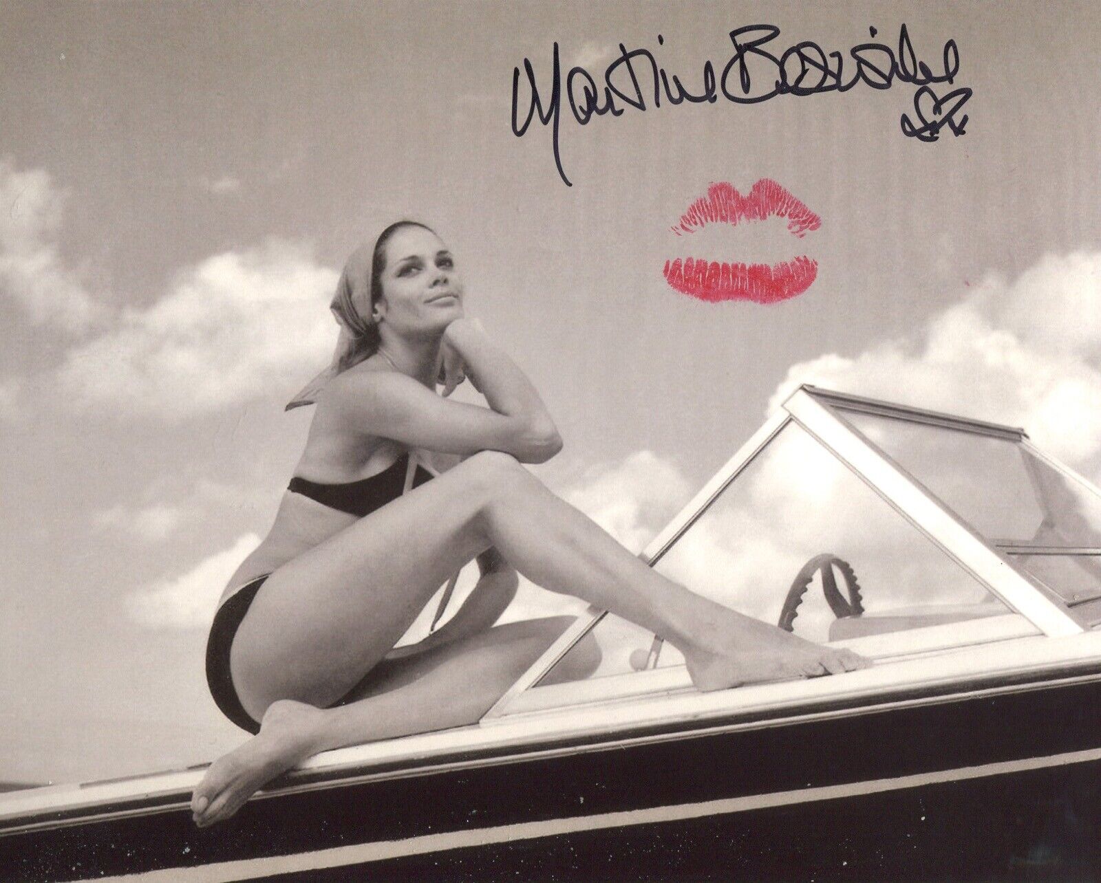 007 Bond girl Martine Beswick signed & kissed Thunderball Photo Poster painting No4