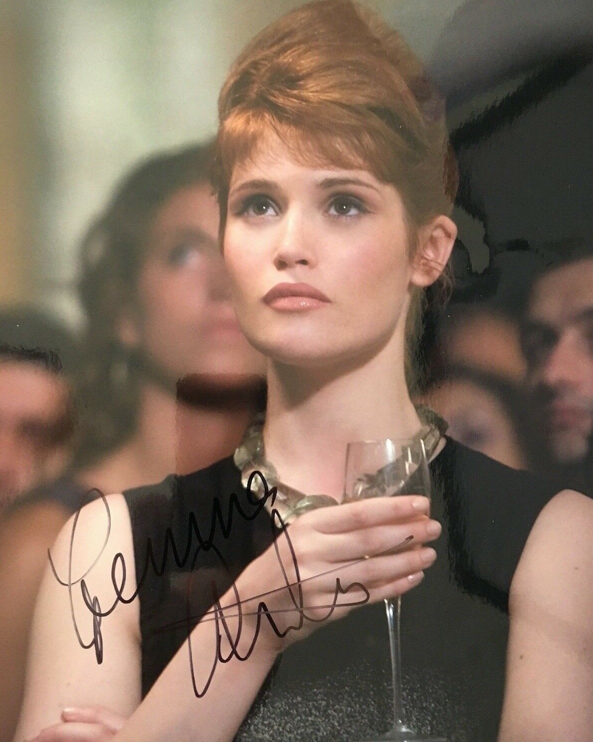 GEMMA ARTERTON - JAMES BOND FILM ACTRESS - EXCELLENT SIGNED Photo Poster paintingGRAPH