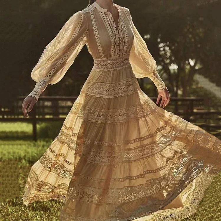 Simpfit Elegantes Maxikleid mit V-Ausschnitt und Patchwork-Spitze