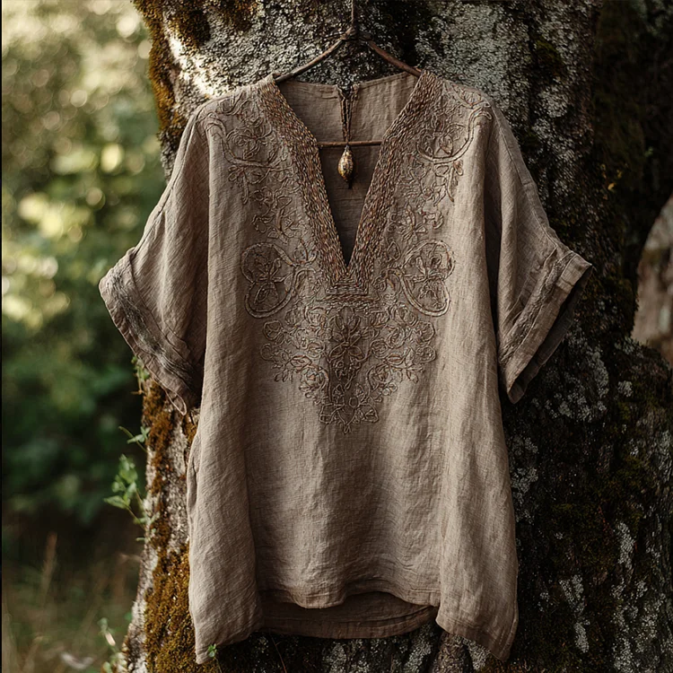Antique Pattern Short-sleeved V-neck Top