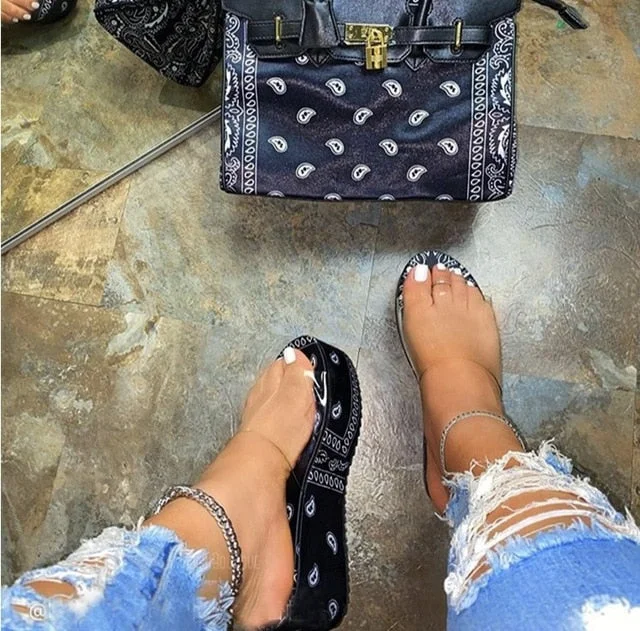 Bandana Print Lock Handbag/Thick Bottom Slides Set F2118