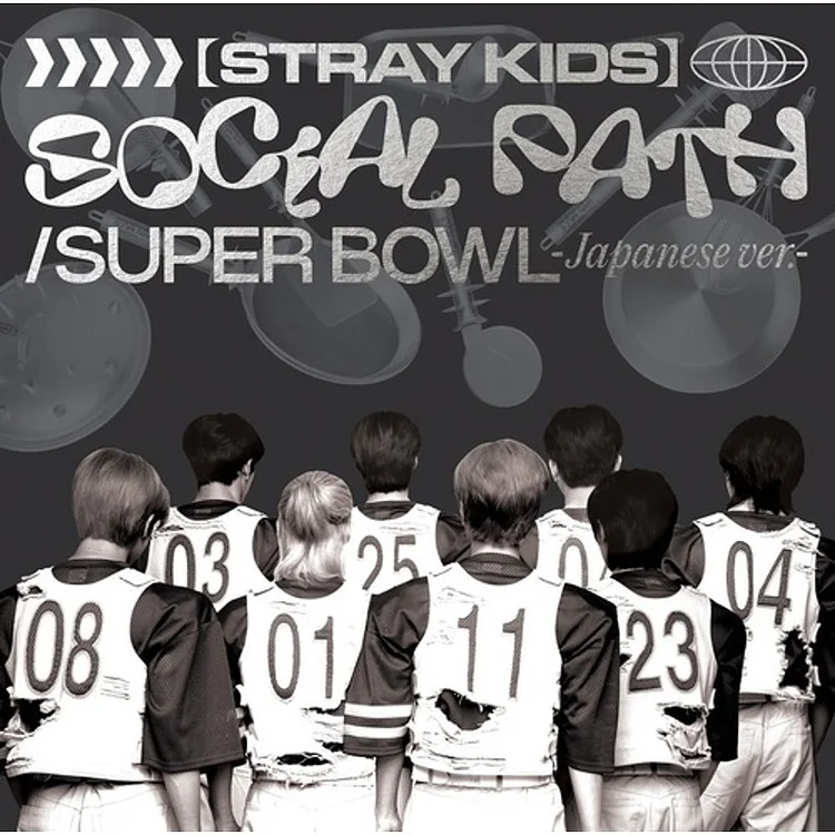 Stray Kids JAPAN 1st EP Social Path (feat. Lisa) / Super Bowl - Japanese Ver. -