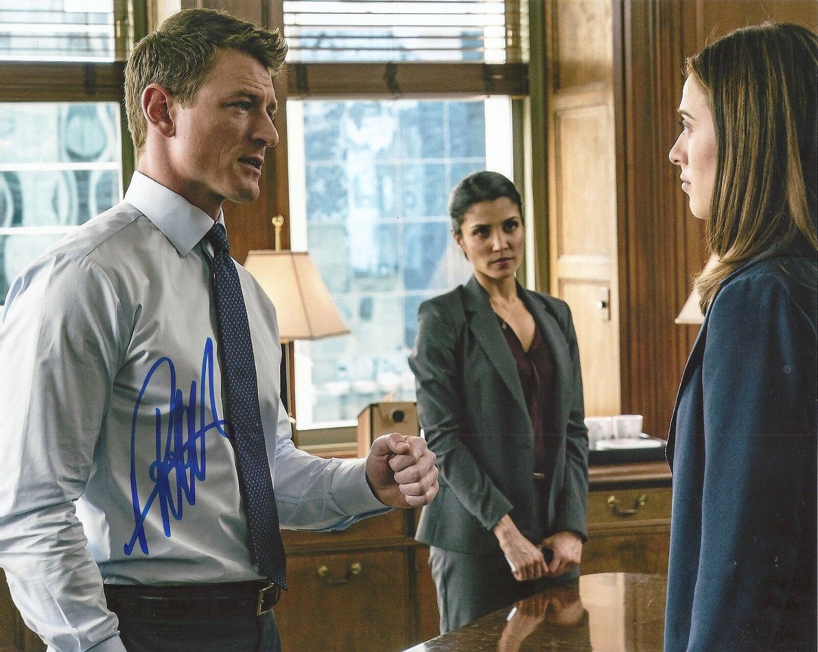 PHILLIP WINCHESTER 'CHICAGO JUSTICE' PETER STONE SIGNED 8X10 PICTURE *COA 2