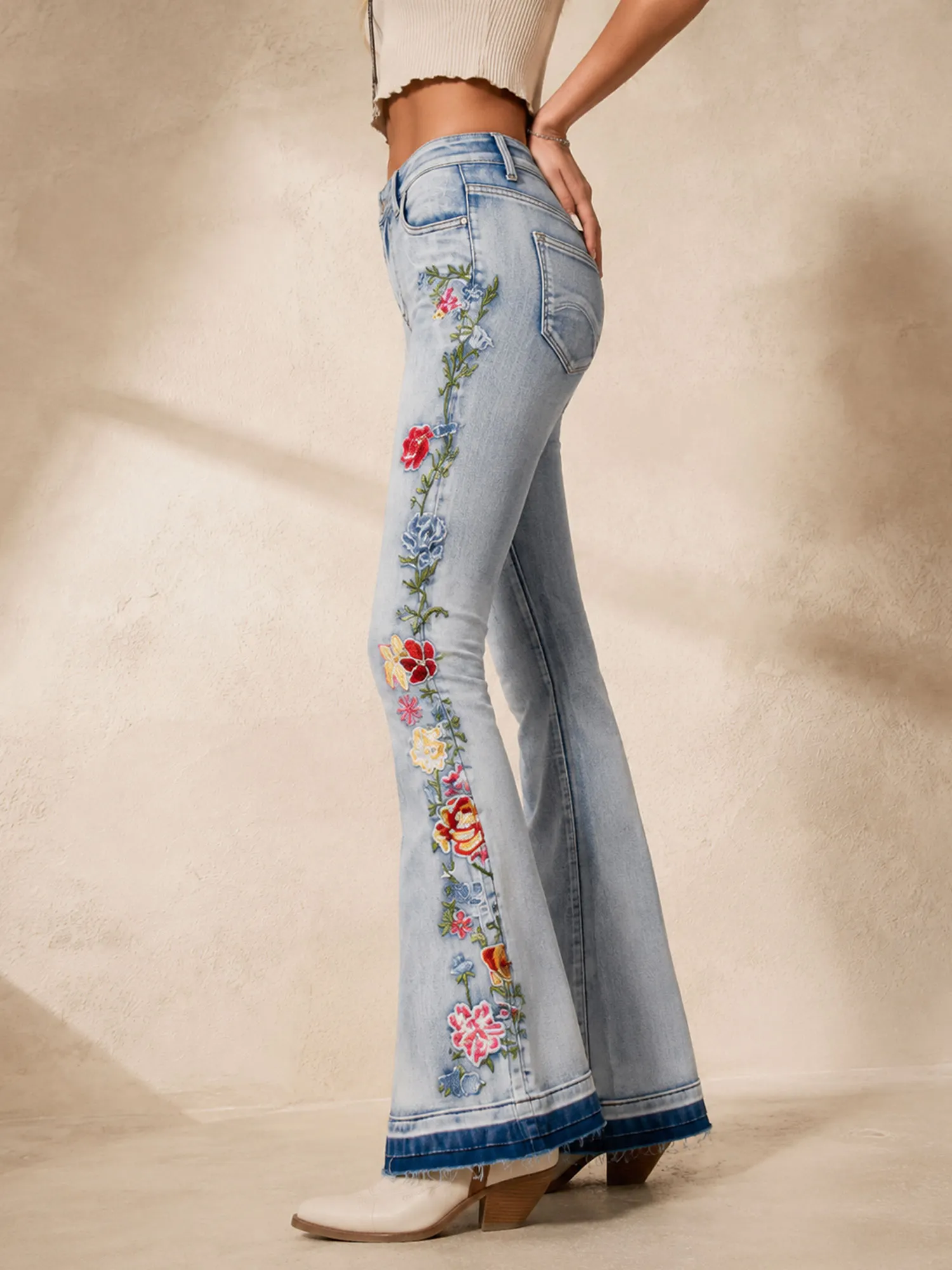 Perfect for Western Rodeo Nights &mdash; Fall 2026 Women's Light Wash Side Floral Embroidered Stretch Flare Denim Jeans