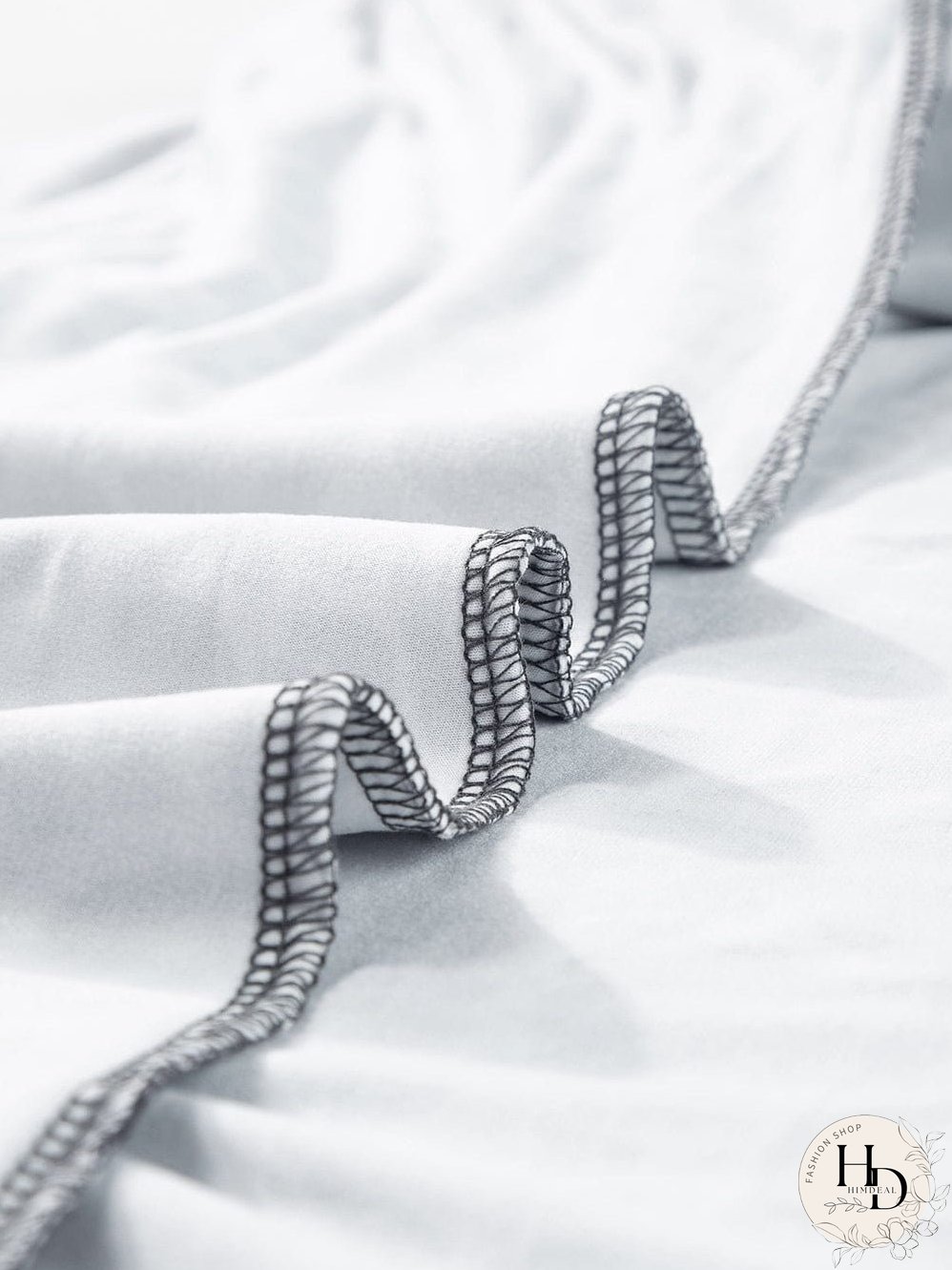 Leopard Print Maxi Dress with Fitted Bodice and Long Sleeves