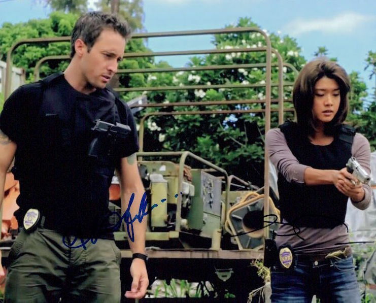 Hawaii Five-0 (Grace Park & Alex O'Loughlin) signed 8x10 Photo Poster painting in-person
