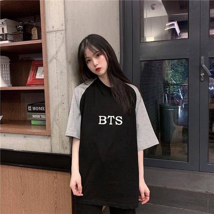 방탄소년단 Half Sleeve Logo T-shirt