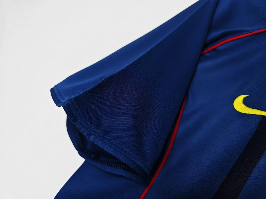 2004-2005 Barcelona Retro Away Football shirt 