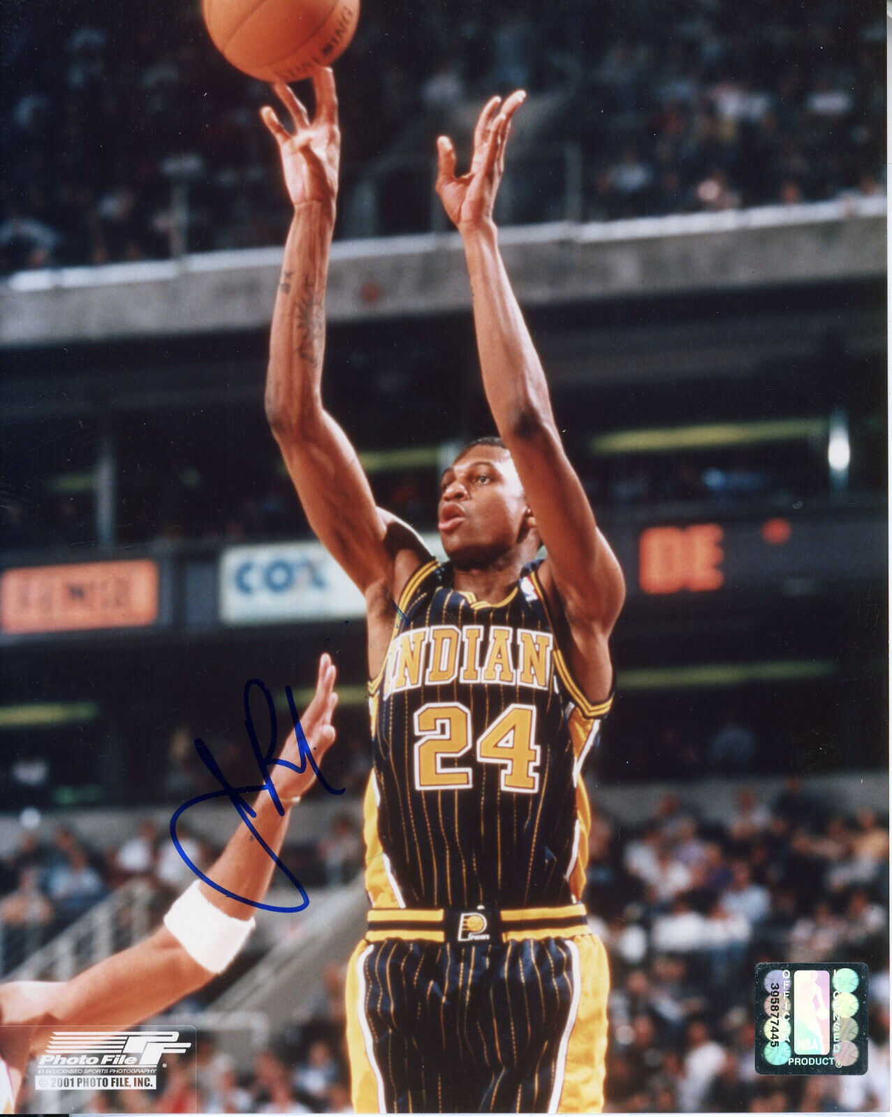 Jonathan Bender Autographed 8x10 Indiana Pacers#S1311