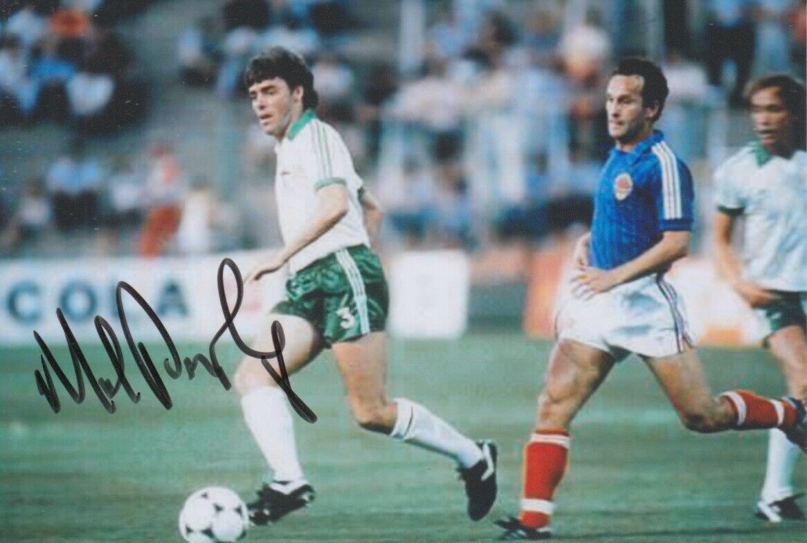 MAL DONAGHY HAND SIGNED 6X4 Photo Poster painting NORTHERN IRELAND FOOTBALL AUTOGRAPH 4